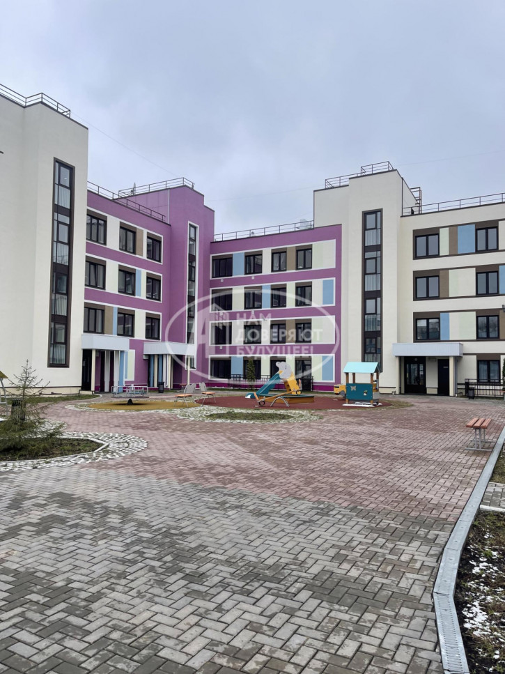 3-комн квартира улица Борцов Революции, 1Ак4