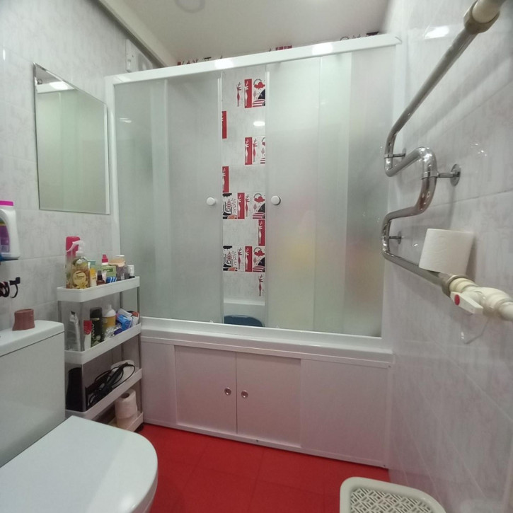 2-комн квартира Трудящихся 1-я ул, 1