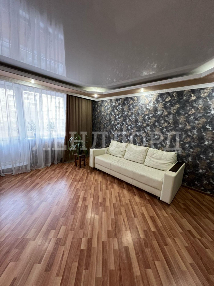 4-комн квартира улица Воровского, 11