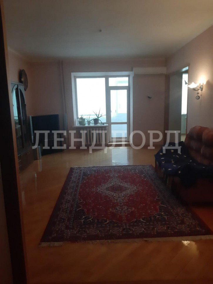 3-комн квартира проспект Соколова, 85/3