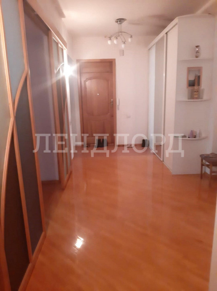 3-комн квартира проспект Соколова, 85/3