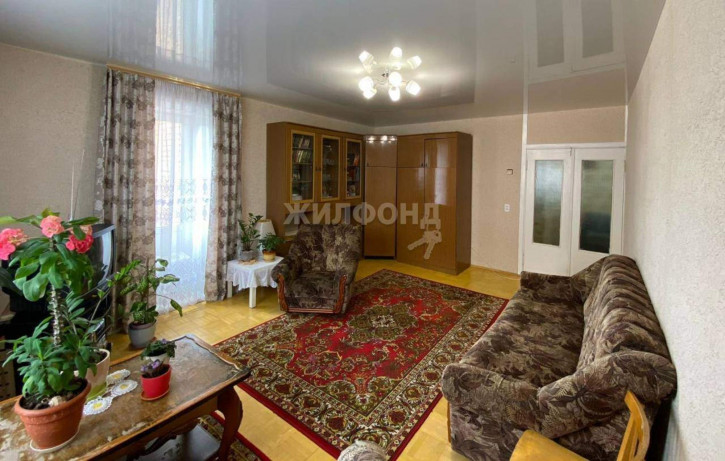 2-комн квартира Чаплыгина улица, д.100