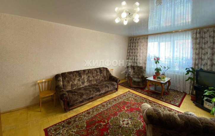 2-комн квартира Чаплыгина улица, д.100