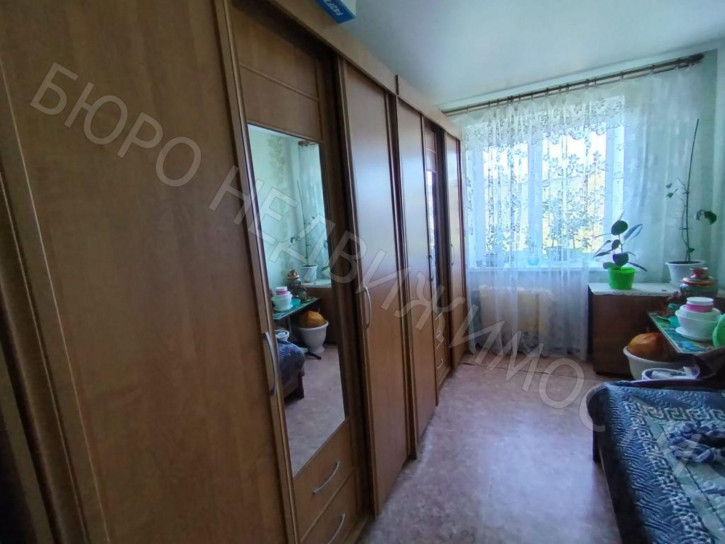 3-комн квартира Гагарина ул, 152