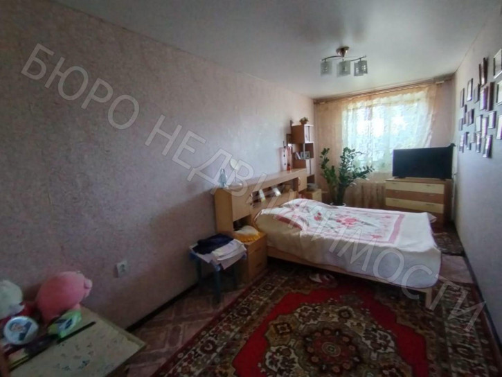 3-комн квартира Гагарина ул, 152