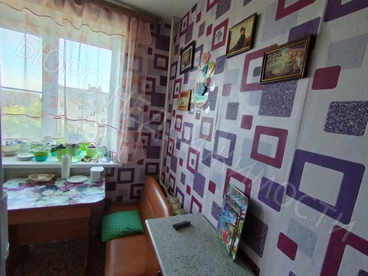 3-комн квартира Гагарина ул, 152