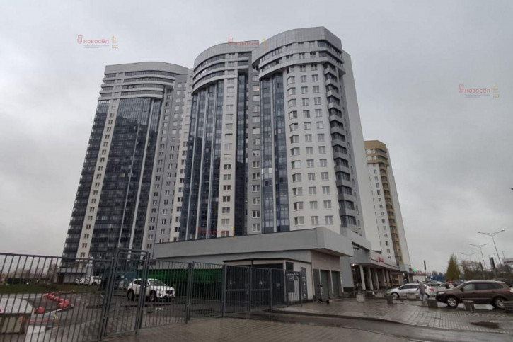 3-комн квартира Блюхера 95