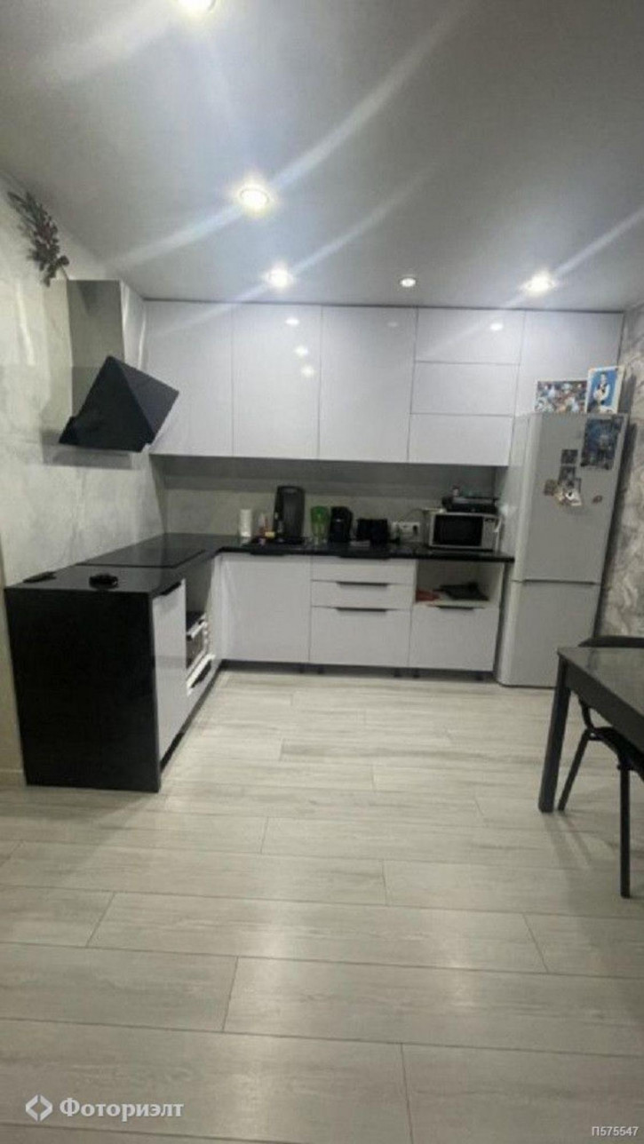 2-комн квартира Героев Отечества пр-кт, 4А
