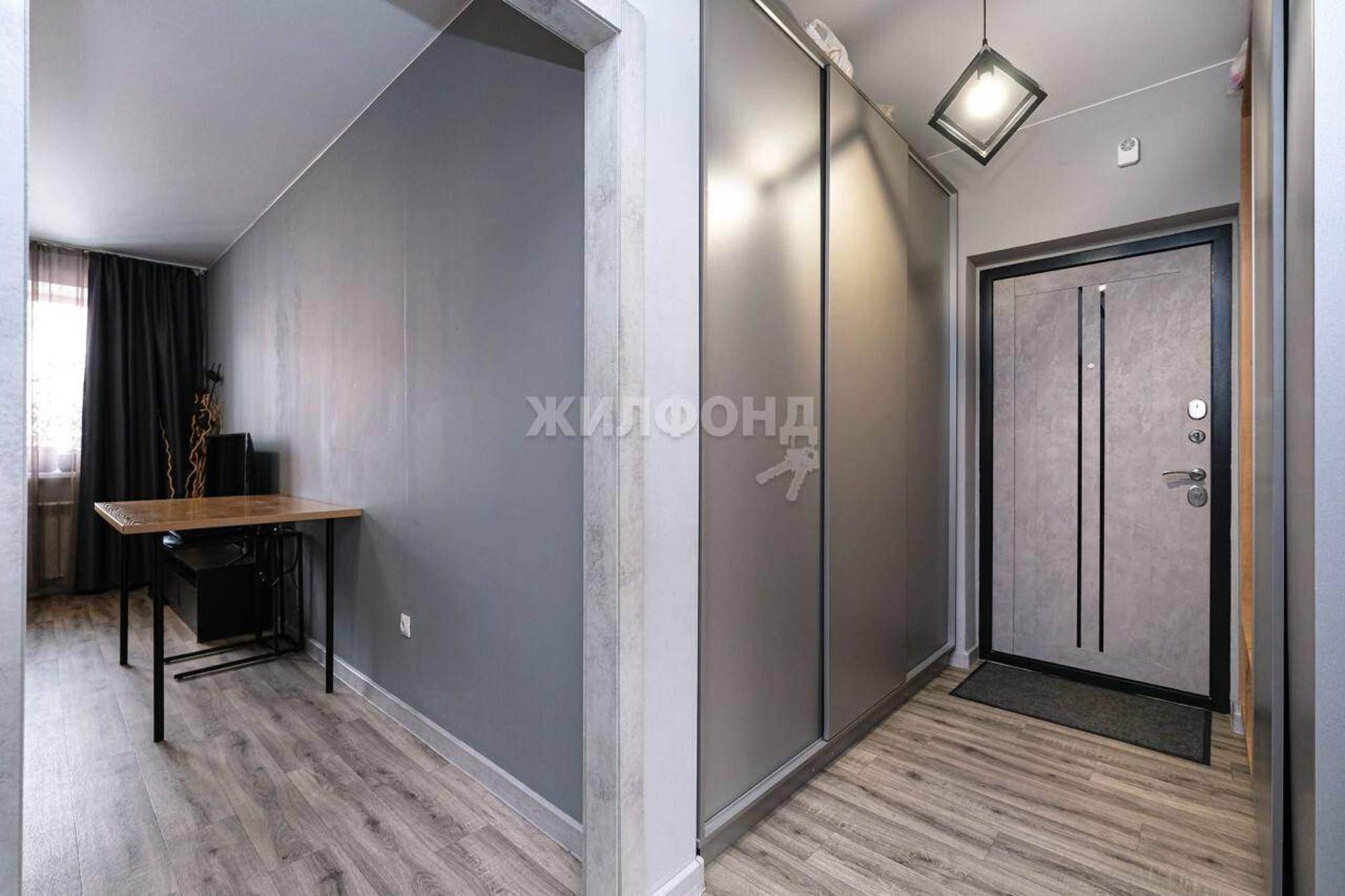 Купить квартиру за 5 700 000 рублей на Романтиков улица, д.10