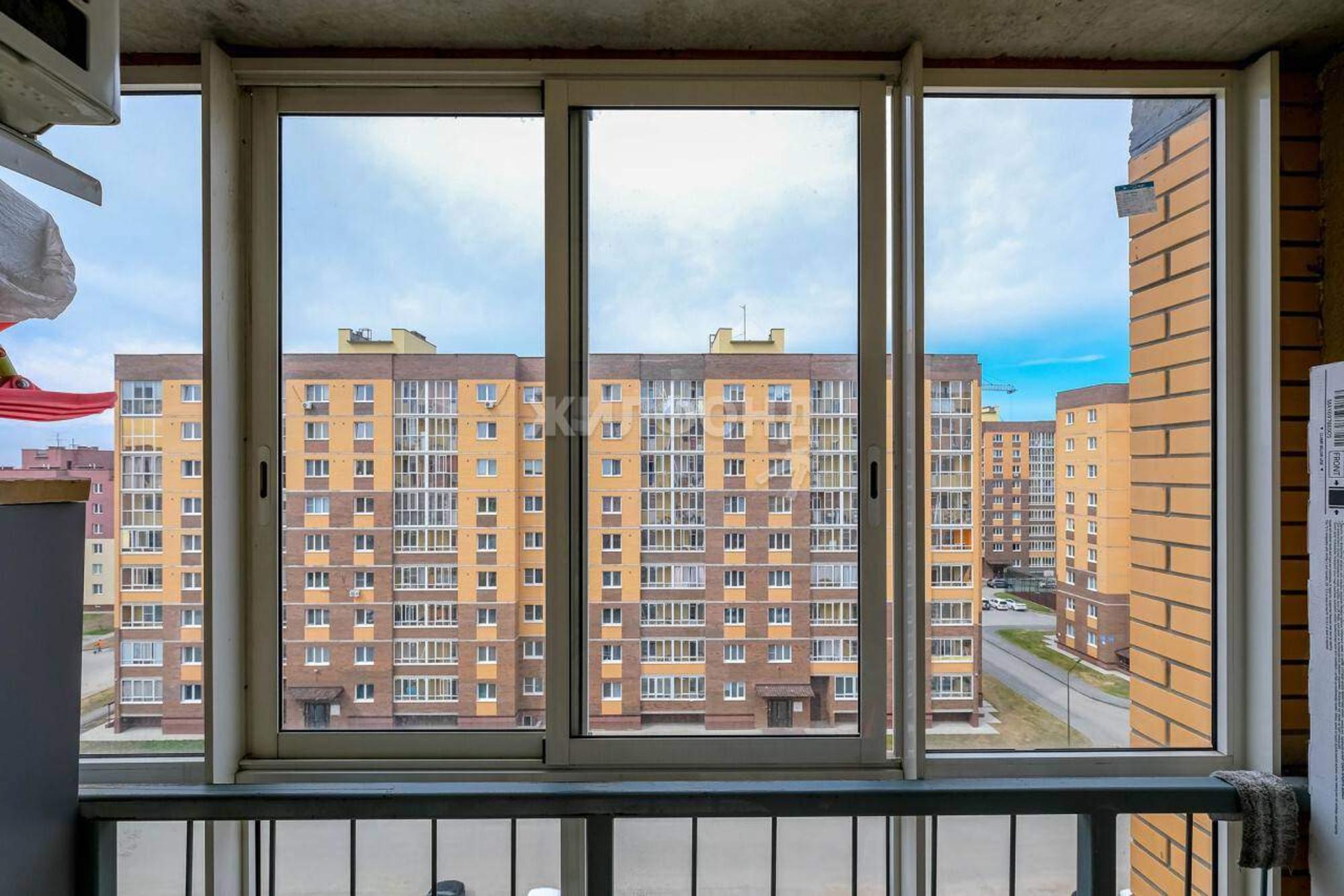 Купить квартиру за 5 700 000 рублей на Романтиков улица, д.10