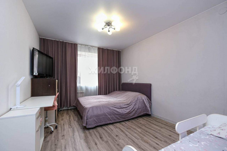 2-комн квартира Романтиков улица, д.10