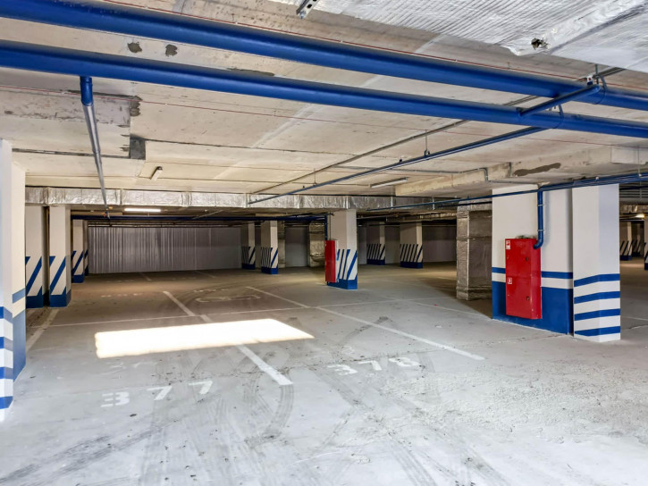 3-комн квартира Менжинского, 60
