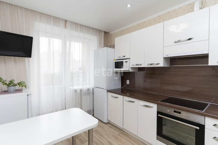 2-комн квартира Линейная, 15