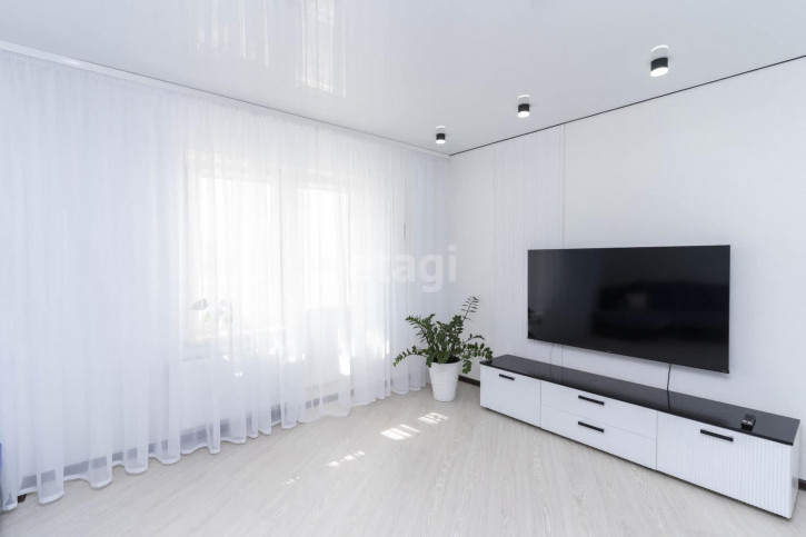 3-комн квартира Дмитрия Менделеева, 12