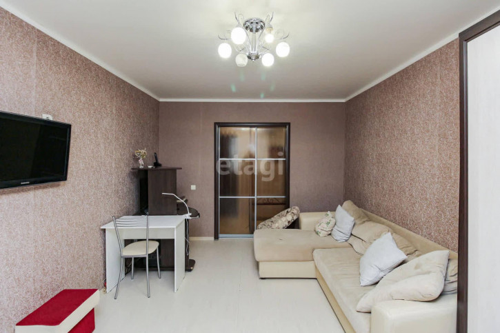 2-комн квартира Стартовая, 5