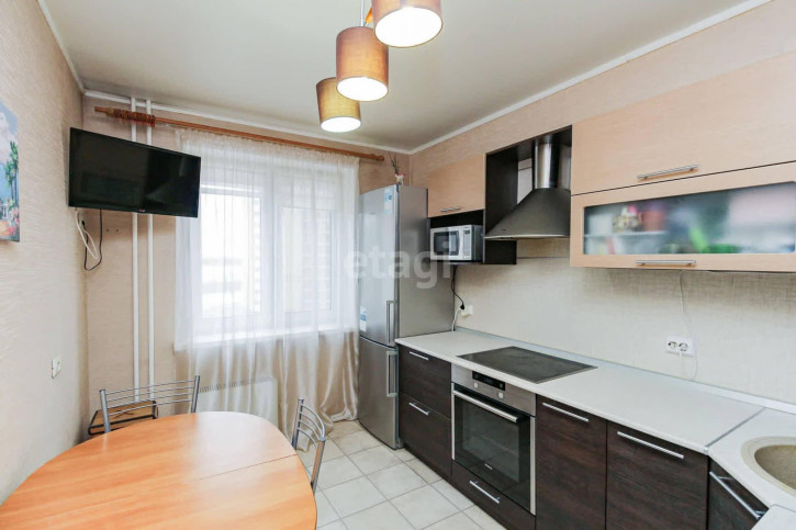 2-комн квартира Стартовая, 5