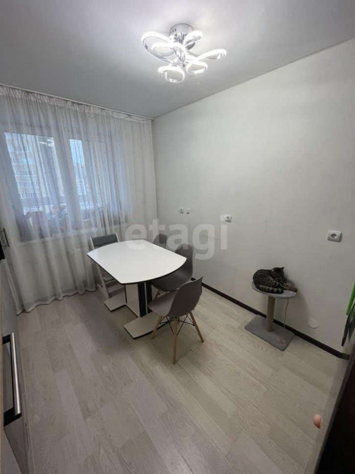 3-комн квартира Лесопарковая, 9