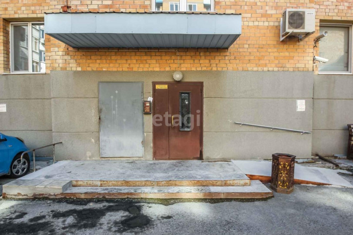 3-комн квартира 8 Марта, 2
