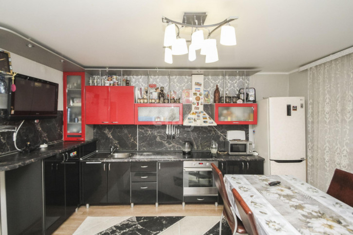 3-комн квартира Голышева, 5