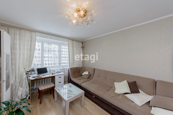 3-комн квартира Монтажников, 41