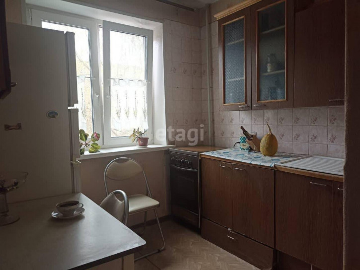 2-комн квартира Республики, 180