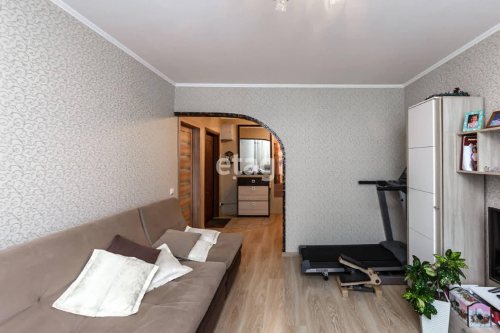 3-комн квартира Монтажников, 41