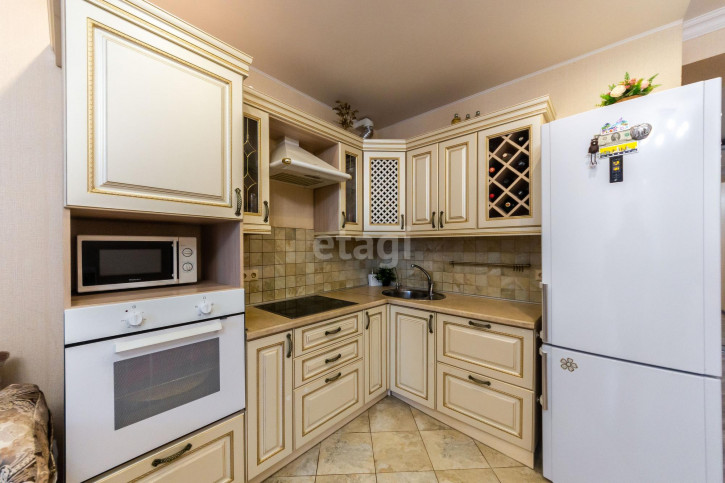 2-комн квартира Широтная, 112/3