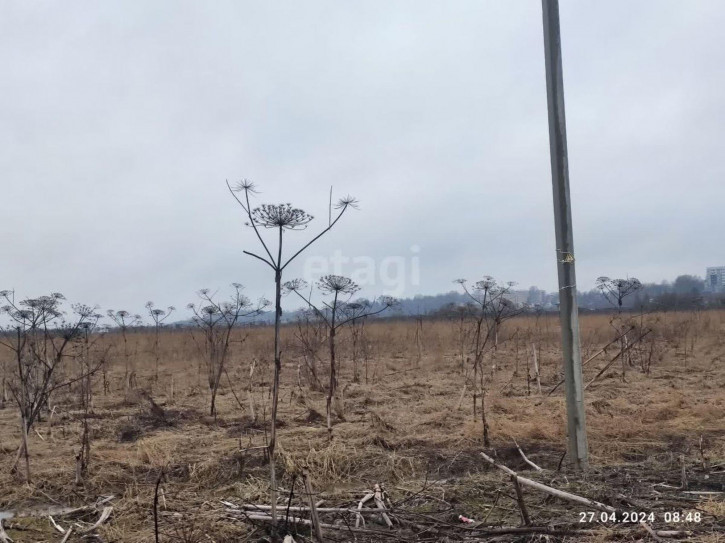 Земельный участок ,