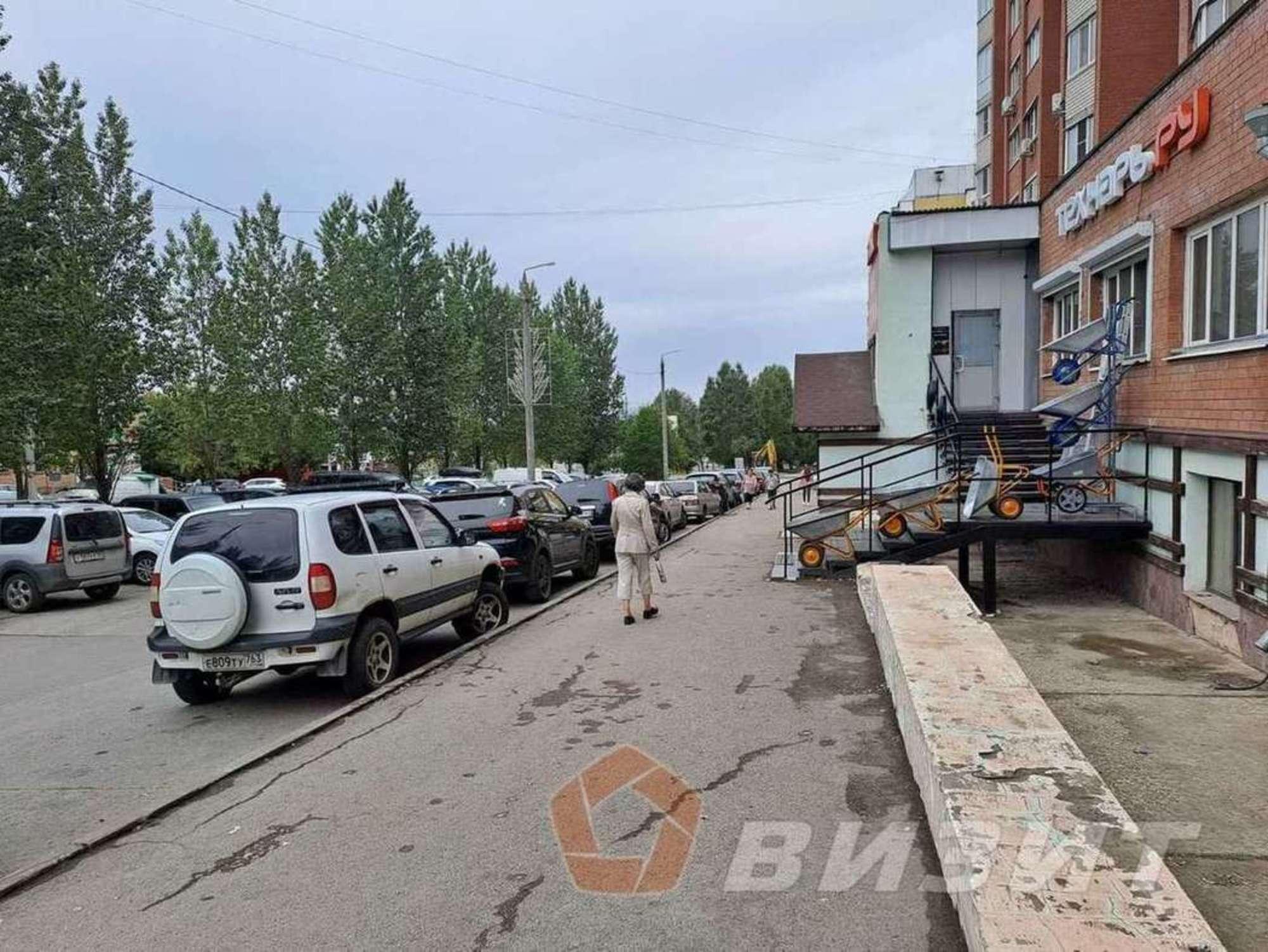 Купить торговое помещение за 6 500 000 рублей на Георгия Димитрова улица, 131