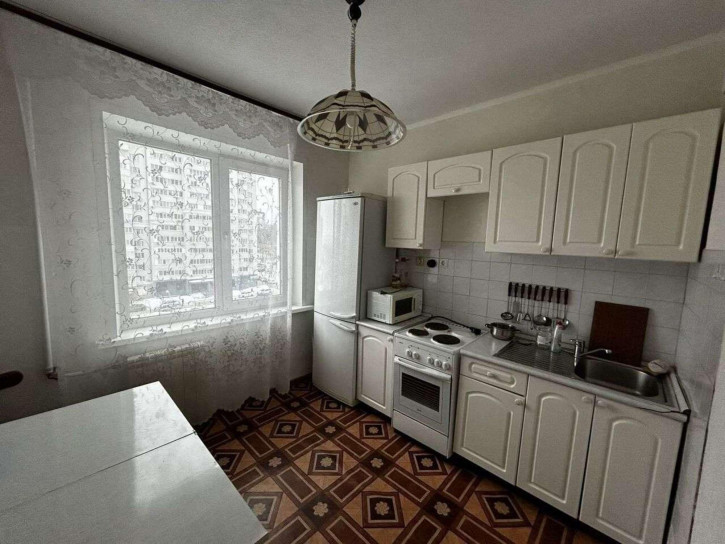 2-комн квартира Советской Армии улица, 107