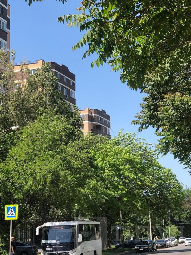 3-комн квартира СЖМ, Комарова