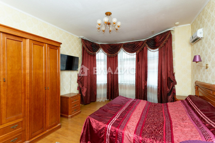 4-комн квартира улица Пичугина