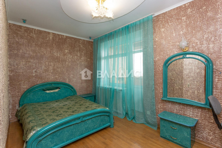 4-комн квартира улица Пичугина
