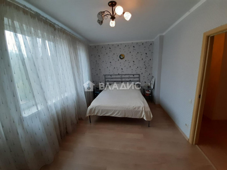 2-комн квартира улица Крайнова