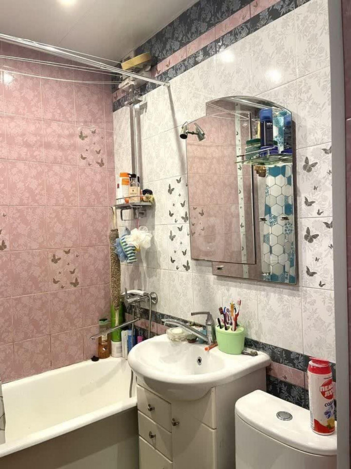 2-комн квартира улица Добролюбова, 33
