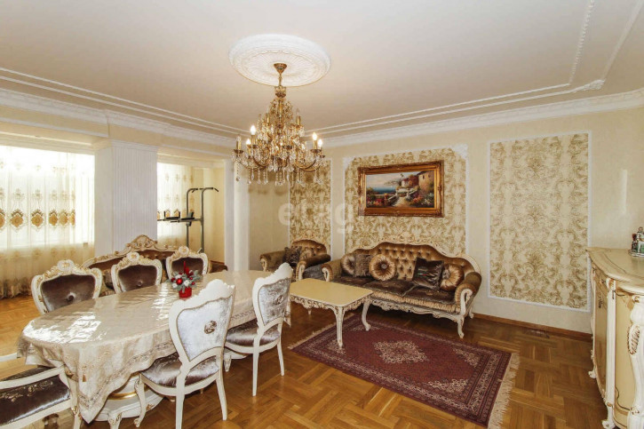 4-комн квартира Холодильная, 85/1