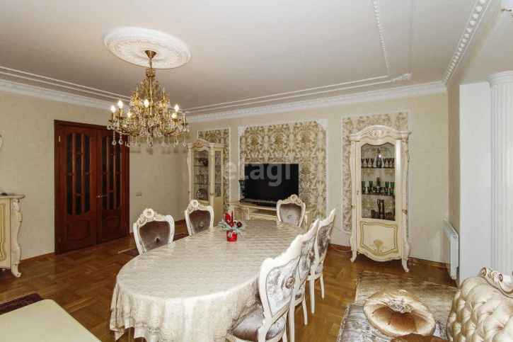 4-комн квартира Холодильная, 85/1