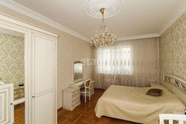 4-комн квартира Холодильная, 85/1
