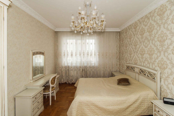 4-комн квартира Холодильная, 85/1