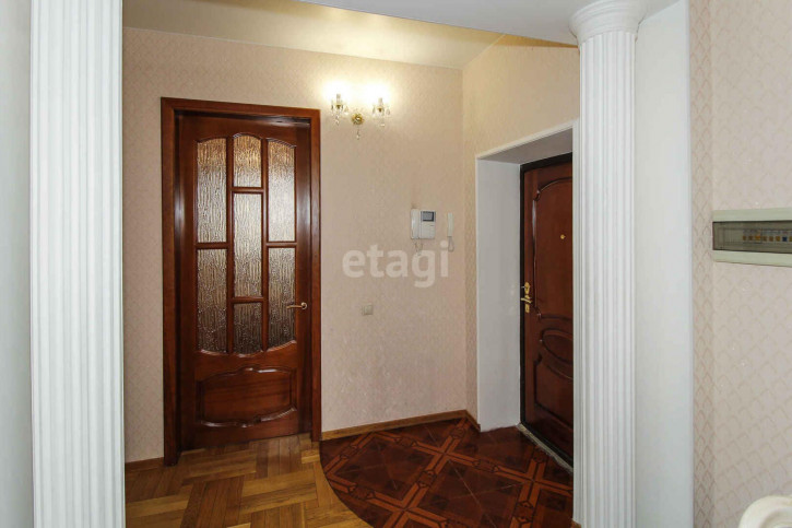4-комн квартира Холодильная, 85/1