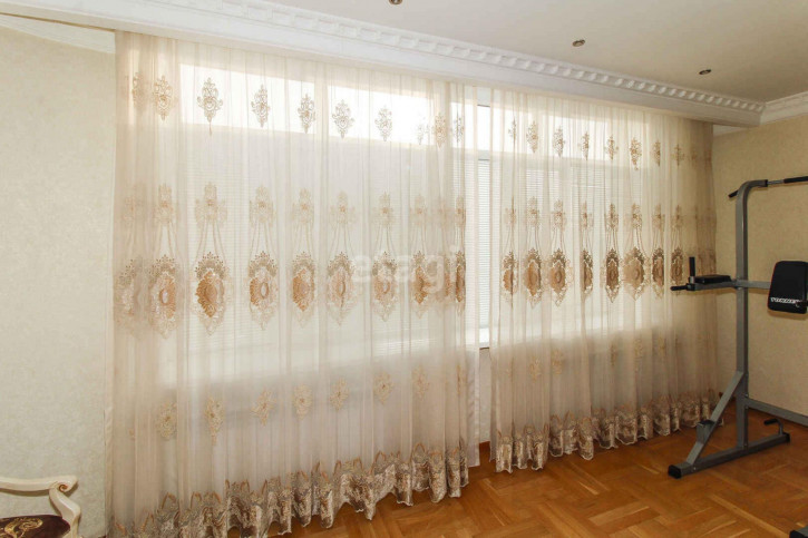 4-комн квартира Холодильная, 85/1