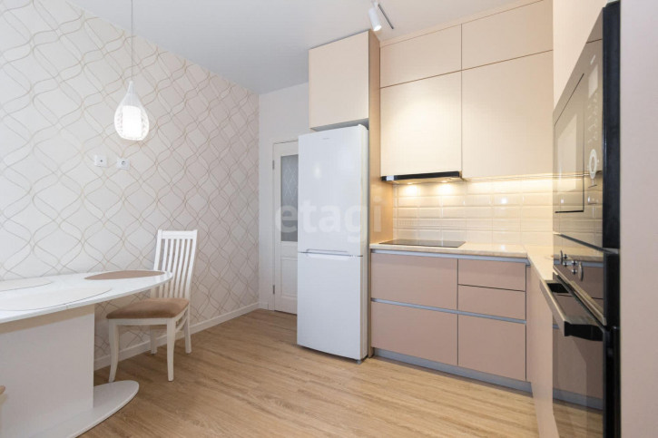 2-комн квартира Новгородская, 3