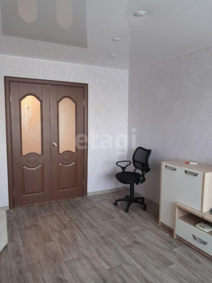 3-комн квартира Холодильная, 84