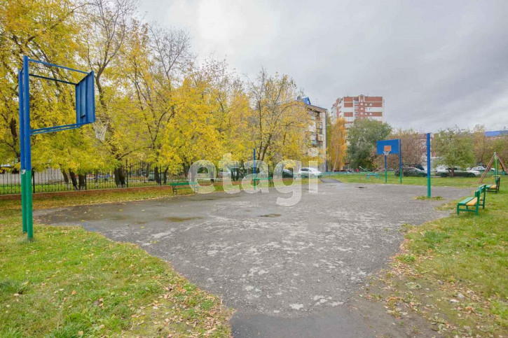 3-комн квартира Маршала Захарова, 7а