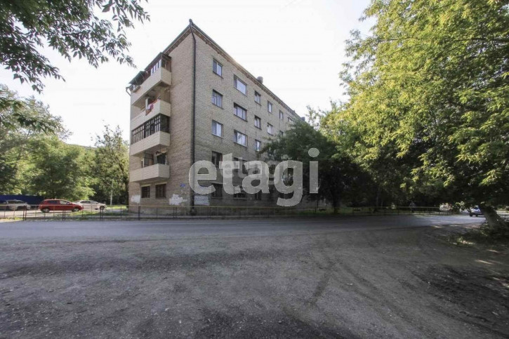 3-комн квартира Курская, 3