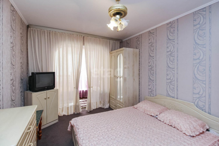 3-комн квартира Камчатская, 2