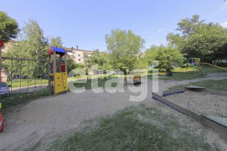 3-комн квартира Курская, 3