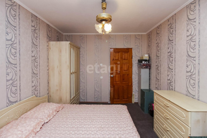 3-комн квартира Камчатская, 2