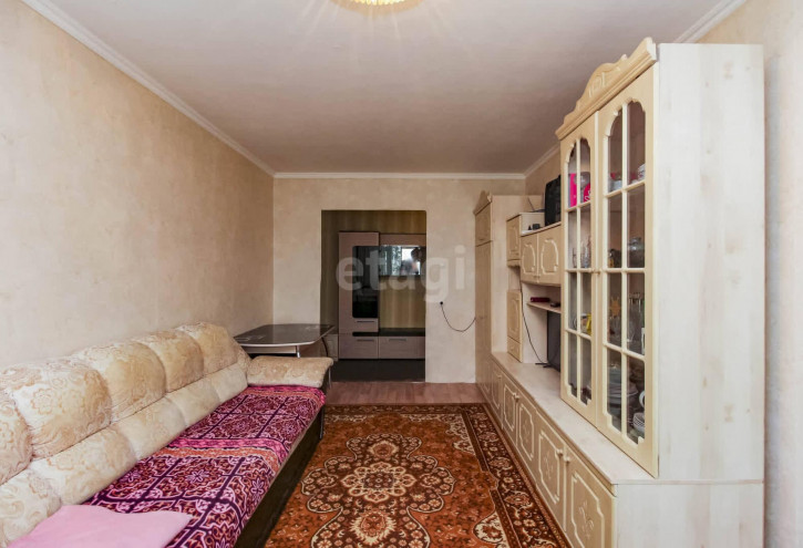 3-комн квартира Камчатская, 2