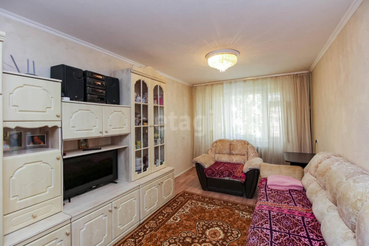 3-комн квартира Камчатская, 2